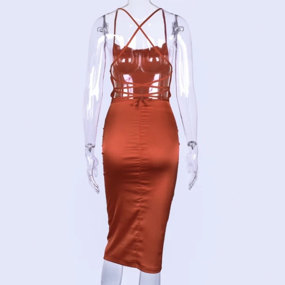 Slim fitting dress - Picture 4 of 5
